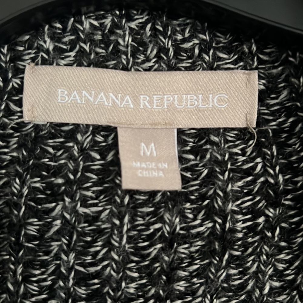 Banana Republic Cardigan Sweater- M​ - Picture 7 of 7